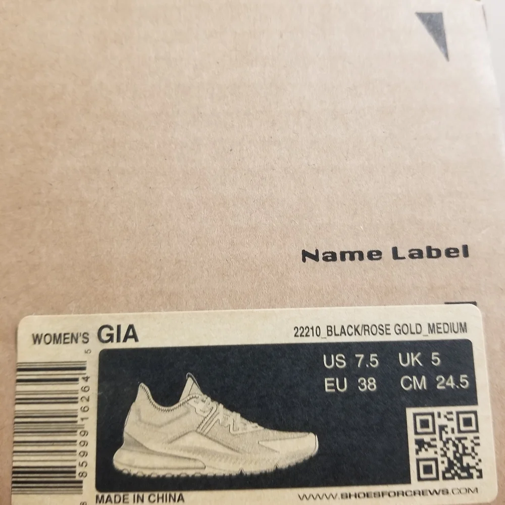 NEW! Gia Mesh Sneakers - Picture 3 of 9